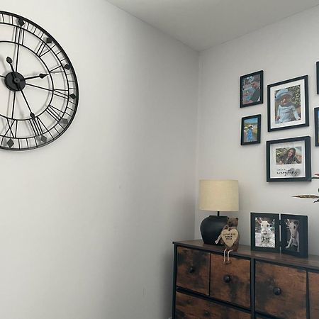 Cosy Home From Home With Private Bathroom - Free Parking Cardiff Exteriör bild