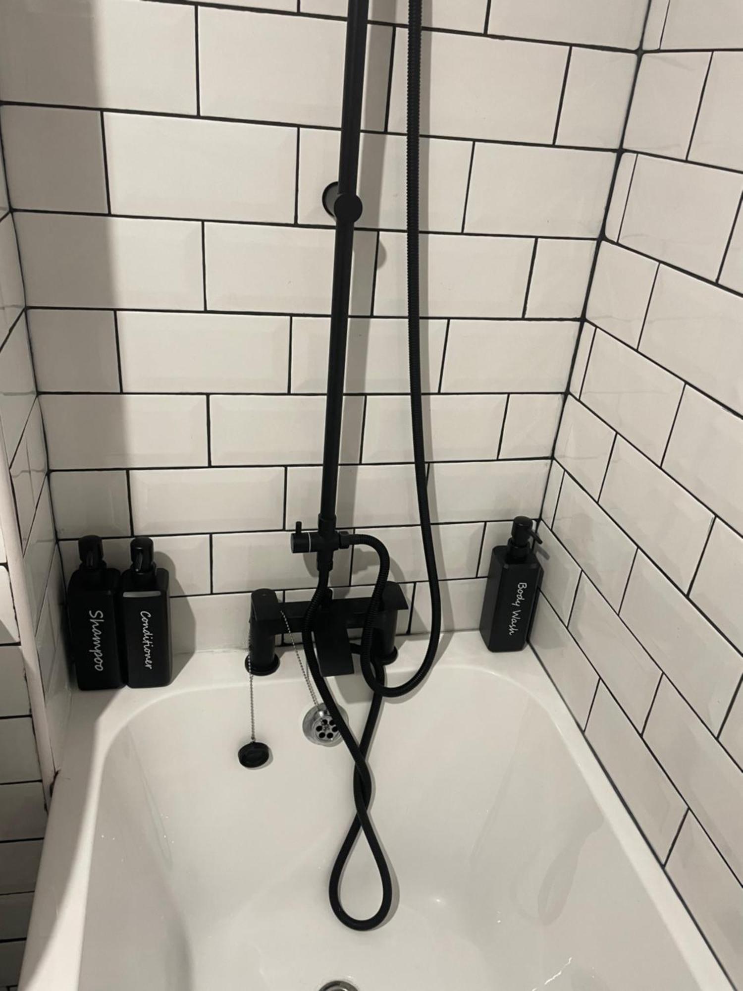 Cosy Home From Home With Private Bathroom - Free Parking Cardiff Exteriör bild