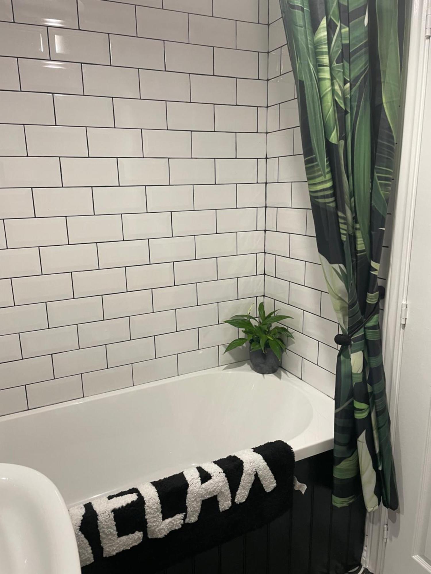 Cosy Home From Home With Private Bathroom - Free Parking Cardiff Exteriör bild